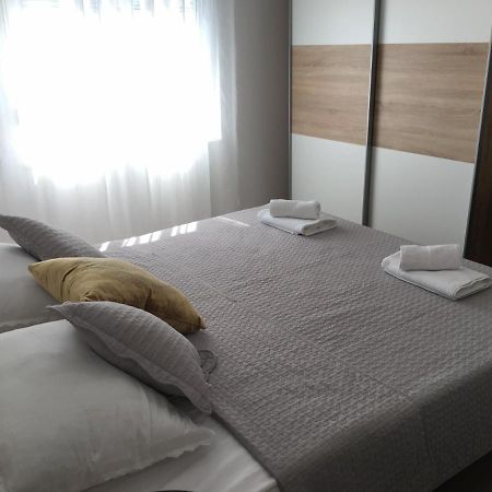 Kairos Apartment โตรกีร์ ภายนอก รูปภาพ
