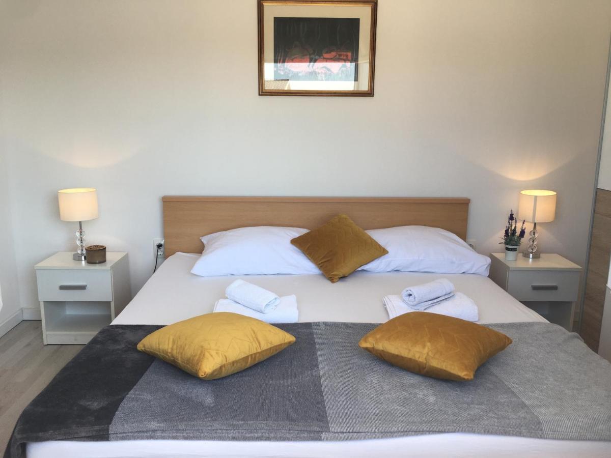 Kairos Apartment โตรกีร์ ภายนอก รูปภาพ