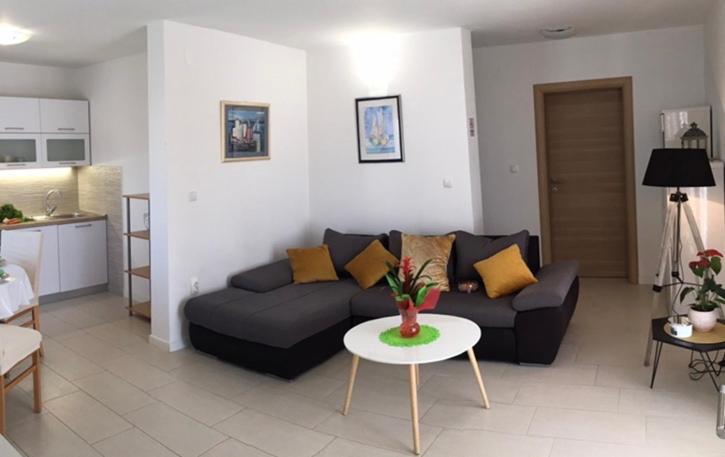 Kairos Apartment โตรกีร์ ภายนอก รูปภาพ
