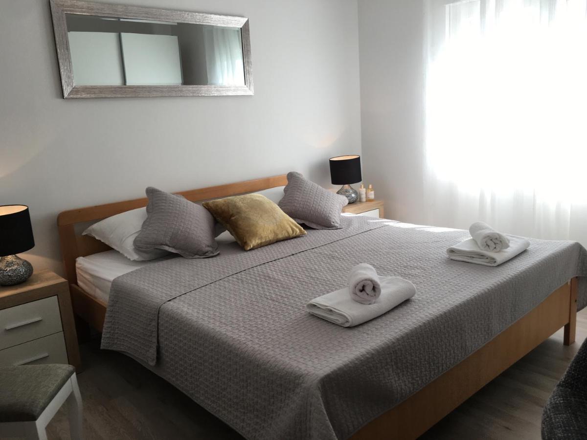 Kairos Apartment โตรกีร์ ภายนอก รูปภาพ