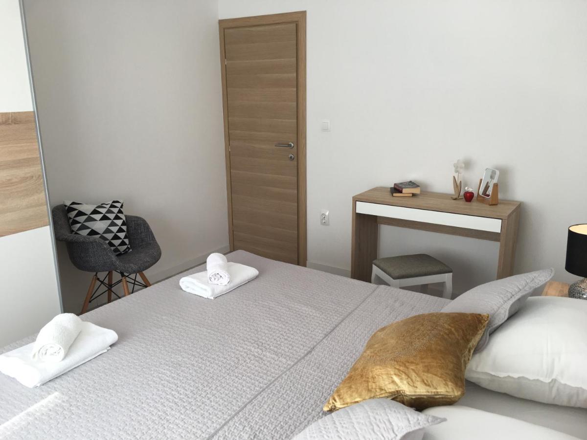 Kairos Apartment โตรกีร์ ภายนอก รูปภาพ
