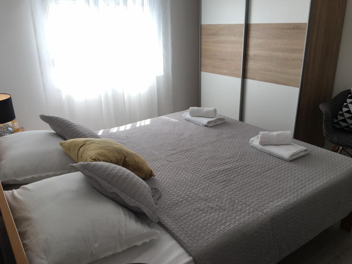 Kairos Apartment โตรกีร์ ภายนอก รูปภาพ