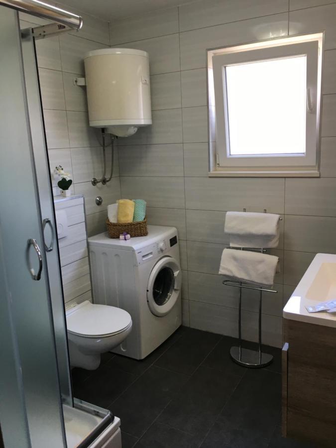 Kairos Apartment โตรกีร์ ภายนอก รูปภาพ