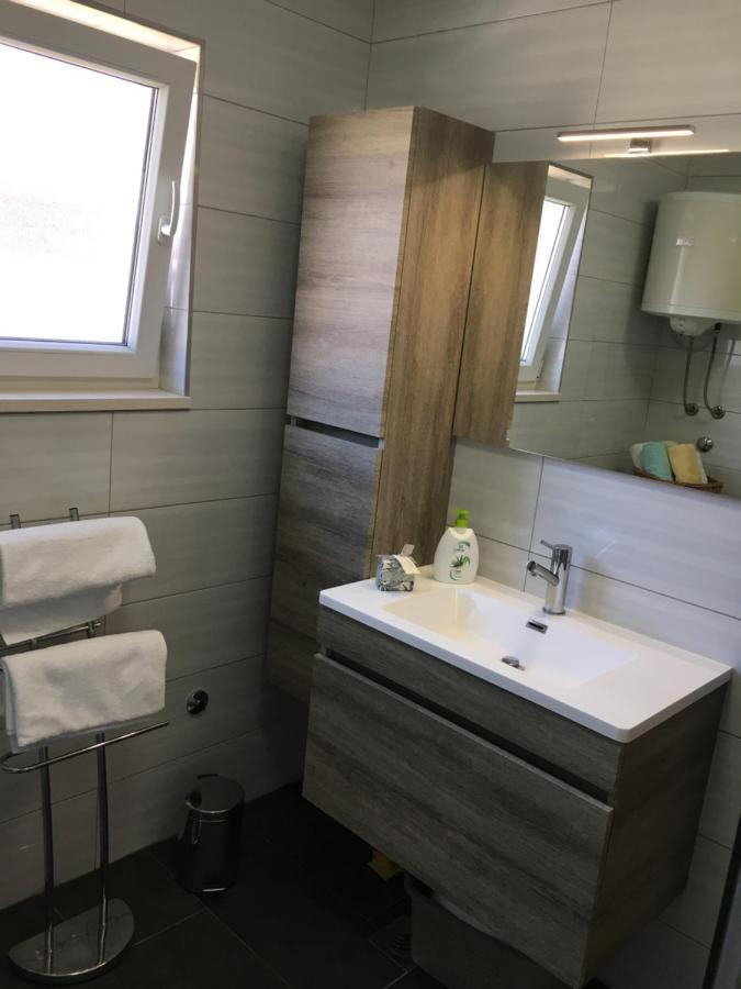 Kairos Apartment โตรกีร์ ภายนอก รูปภาพ