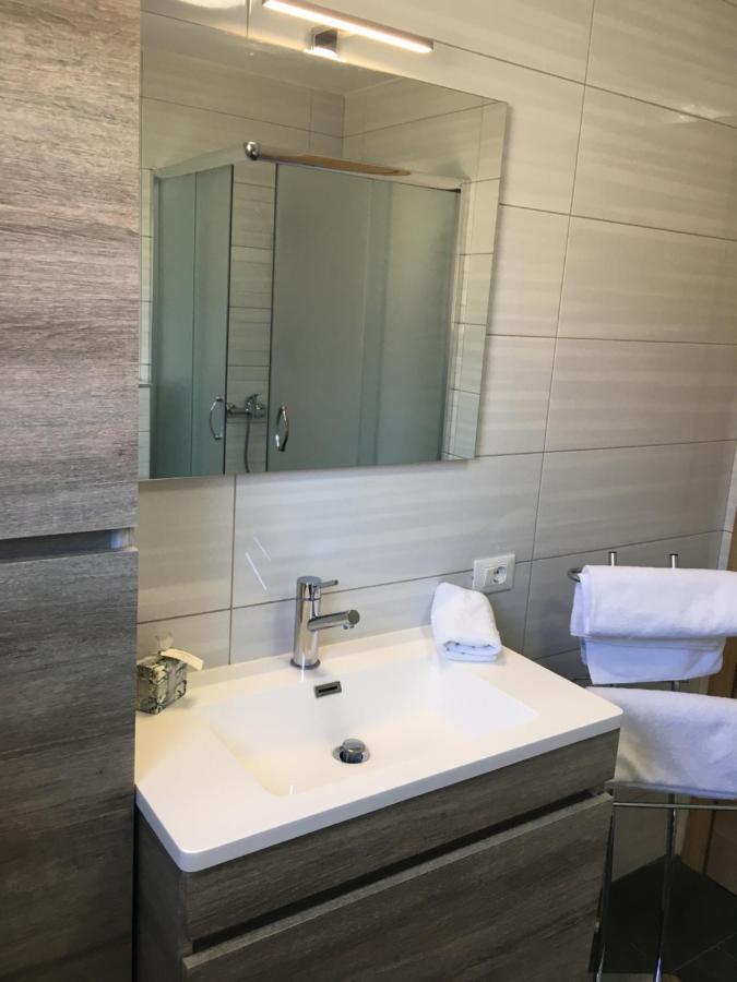 Kairos Apartment โตรกีร์ ภายนอก รูปภาพ