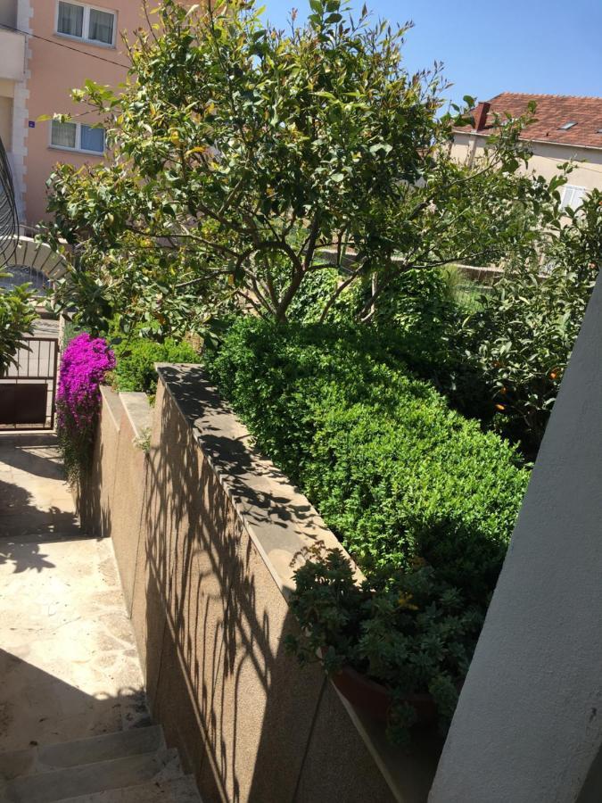 Kairos Apartment โตรกีร์ ภายนอก รูปภาพ